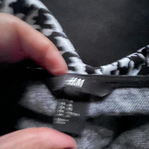 Cute dress with skater skirt bottom ☺️ - Picture 3 of 3